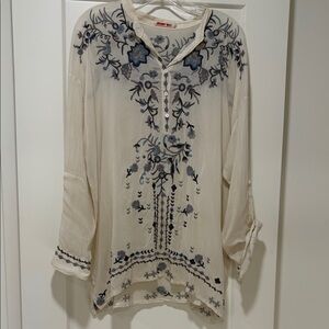 Johnny Was Tunic Size small